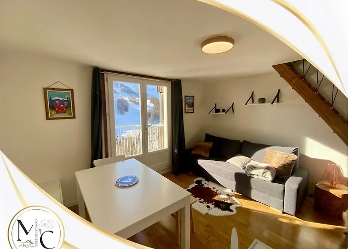 Comfortable Duplex With View *